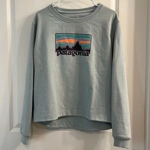 brand new patagonia crewneck!!